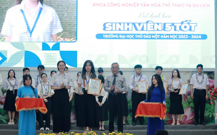 Kỷ niệm 75 năm truyền thống Học sinh – Sinh viên Việt Nam